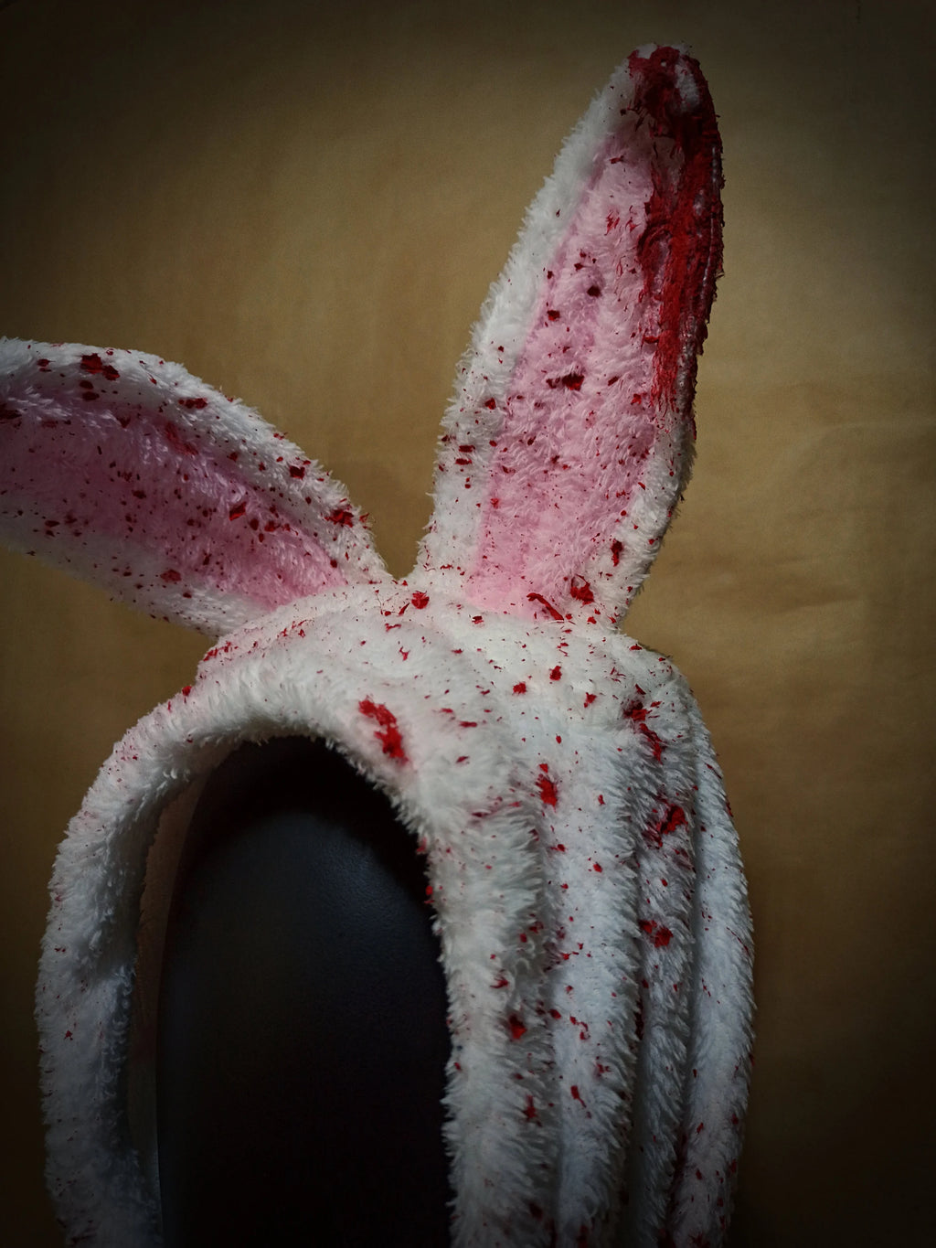 Blutige Killer-Hasenkapuze – Böse Hasenmaske