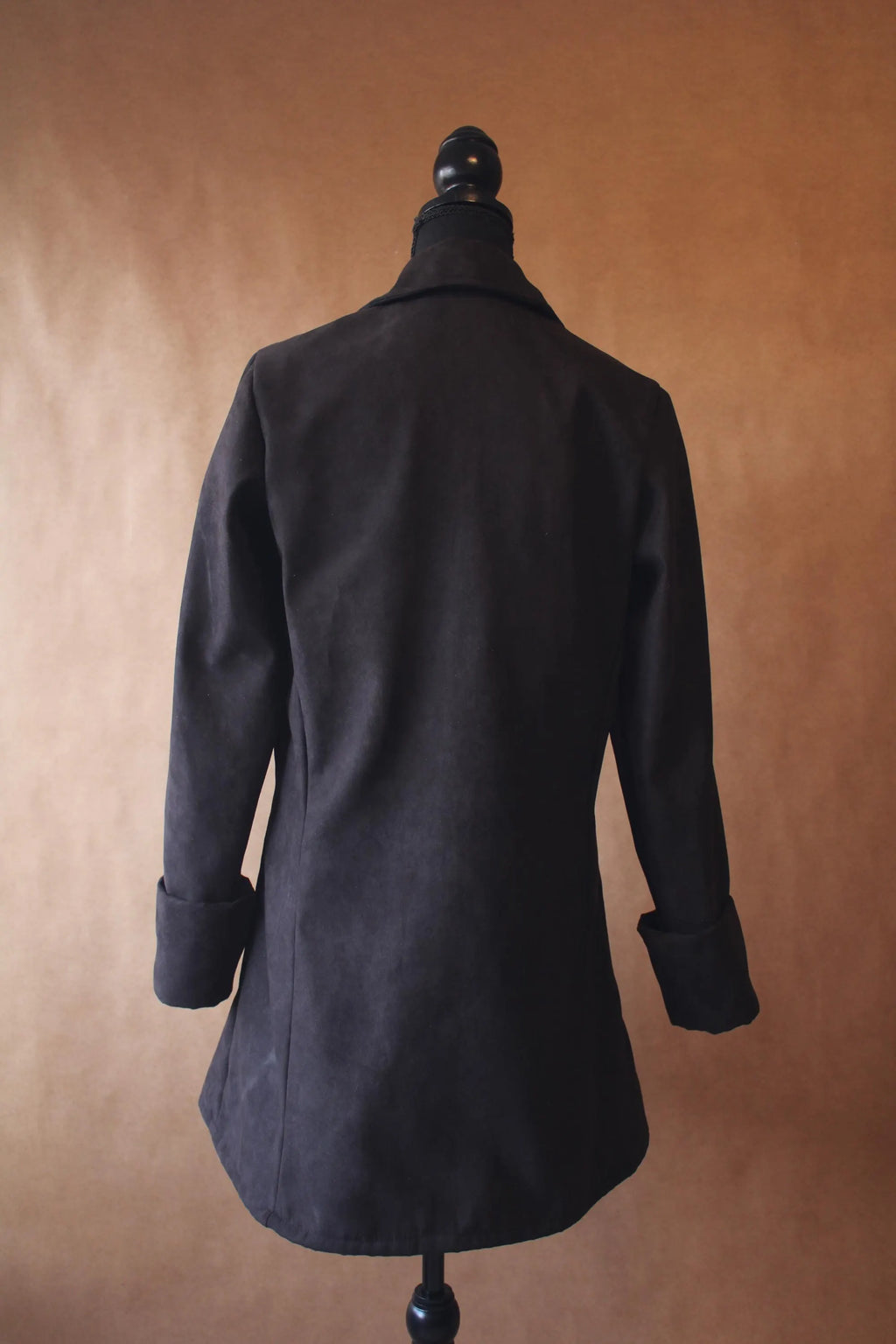 Costume de Nosferatu fait main, manteau de vampire sombre avec boutons en métal