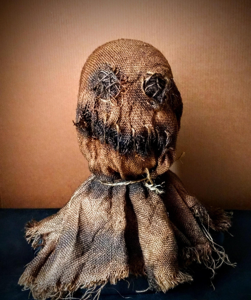 Gruselige, runde Jute-Maske, vernähter Vogelscheuchen-Sack