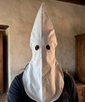 Handgefertigte weiße Capirote-Haube - Authentische spanische Nazareno-Tradition