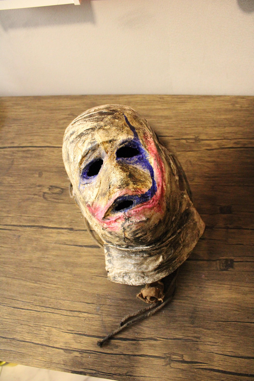 Handbemalte Gips-Horrormaske