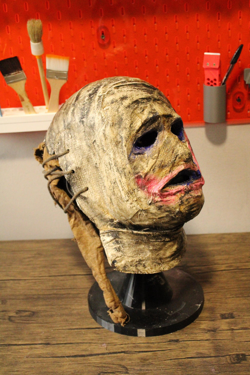 Handbemalte Gips-Horrormaske